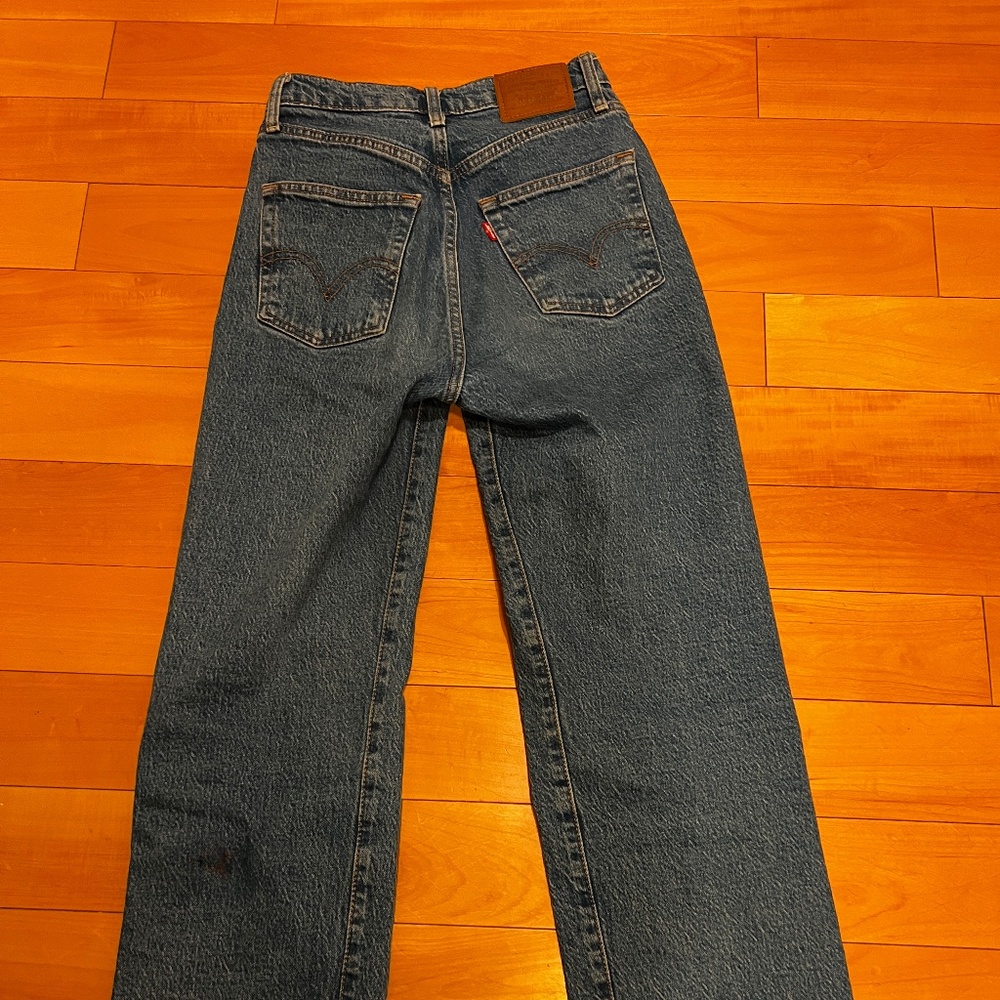 Levi High Rise Ribcage Jeans - Picture 2 of 5